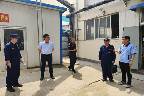 6月12日，峄城大队联合区应急管理局检查重点单位消防安全。 1.jpg