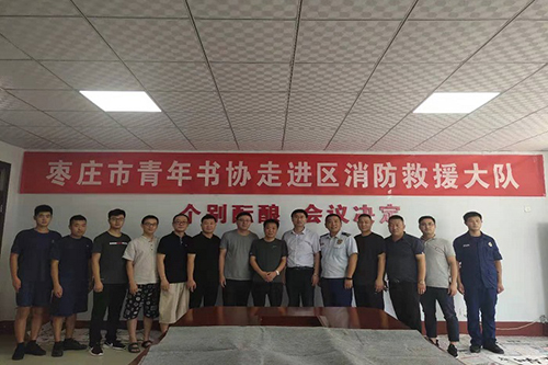 1565164068957085185.jpg 市青年书协走进峄城大队义献墨宝3.jpg
