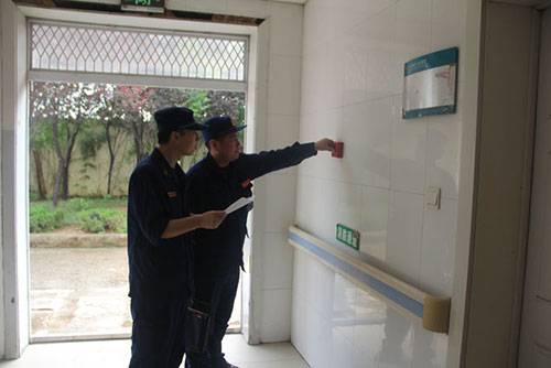 峄城大队积极整治医院消防安全隐患.jpg