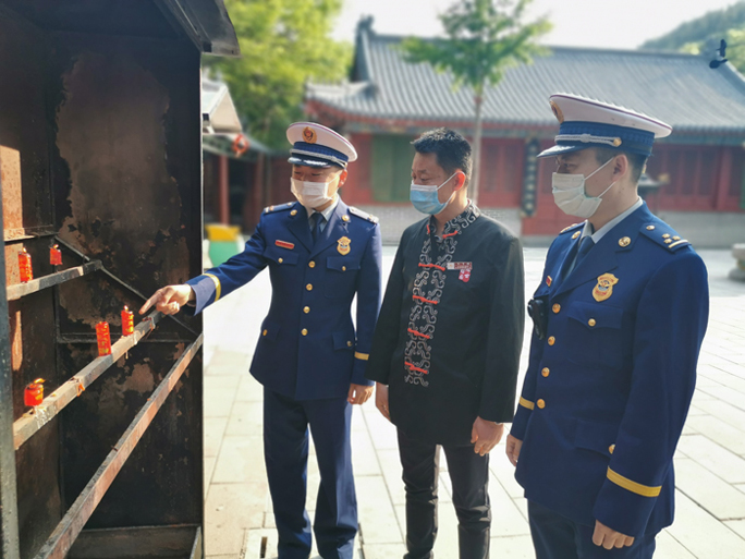 zhengfu 3.jpg